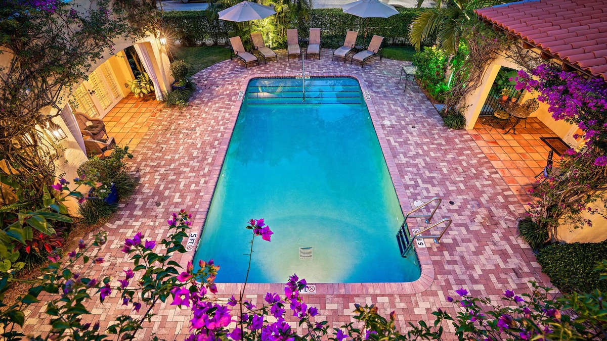 Flamingo Parks Bed & Breakfast | Grandview Gardens