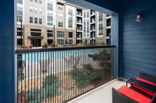 Crestline Heights Apartment | Grandview Med Ctr Shops & Restaurants