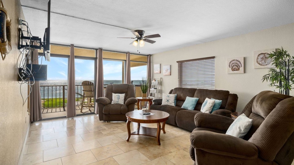 Rockport Condo | Grandview | Pet Friendly, Amazing Views + Pool!