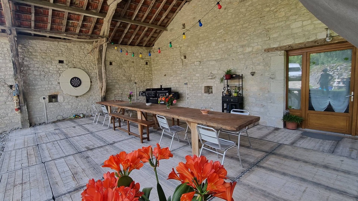 Pons House | Grange Aménagée Avec Piscine