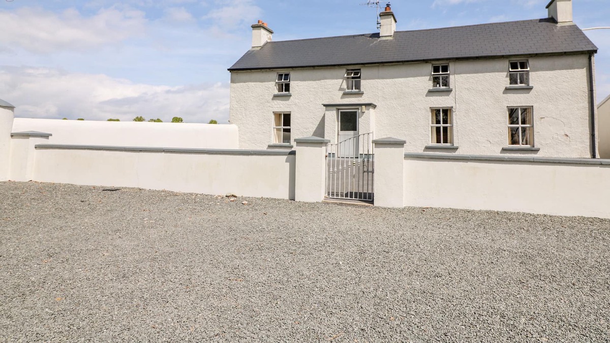 Fethard on Sea Cottage | GRANGE FARMHOUSE, pet friendly in Fethard-On-Sea, County Wexford