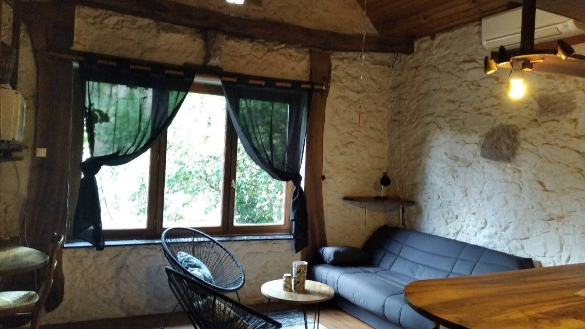 Saint-Christophe-Vallon House | Grange Rénovée en Pleine Nature
