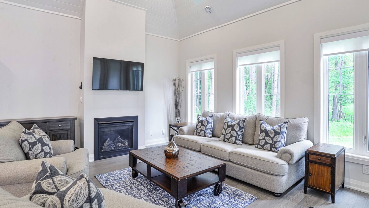 Minett House | Granite Cottage (#17)