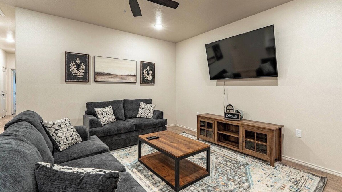 North by Northwest House | Granite Valley Lodge - 3BR 2BA - Brand New Home