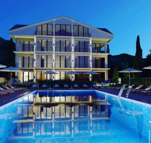 Ezine Hotel | Grape Hotel