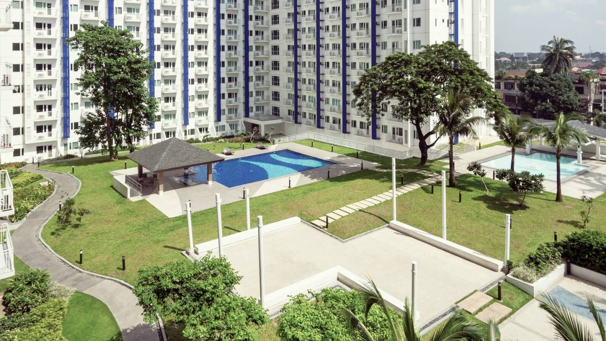 Project 8 Condo | Grass Residence Tower 3 20th With Balcony