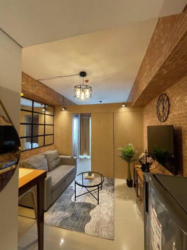 Santo Cristo Apartment | Grass Residences Industrial-Themed Staycation