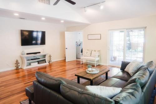 Cedar Ridge House | Grass Valley Home with Hot Tub