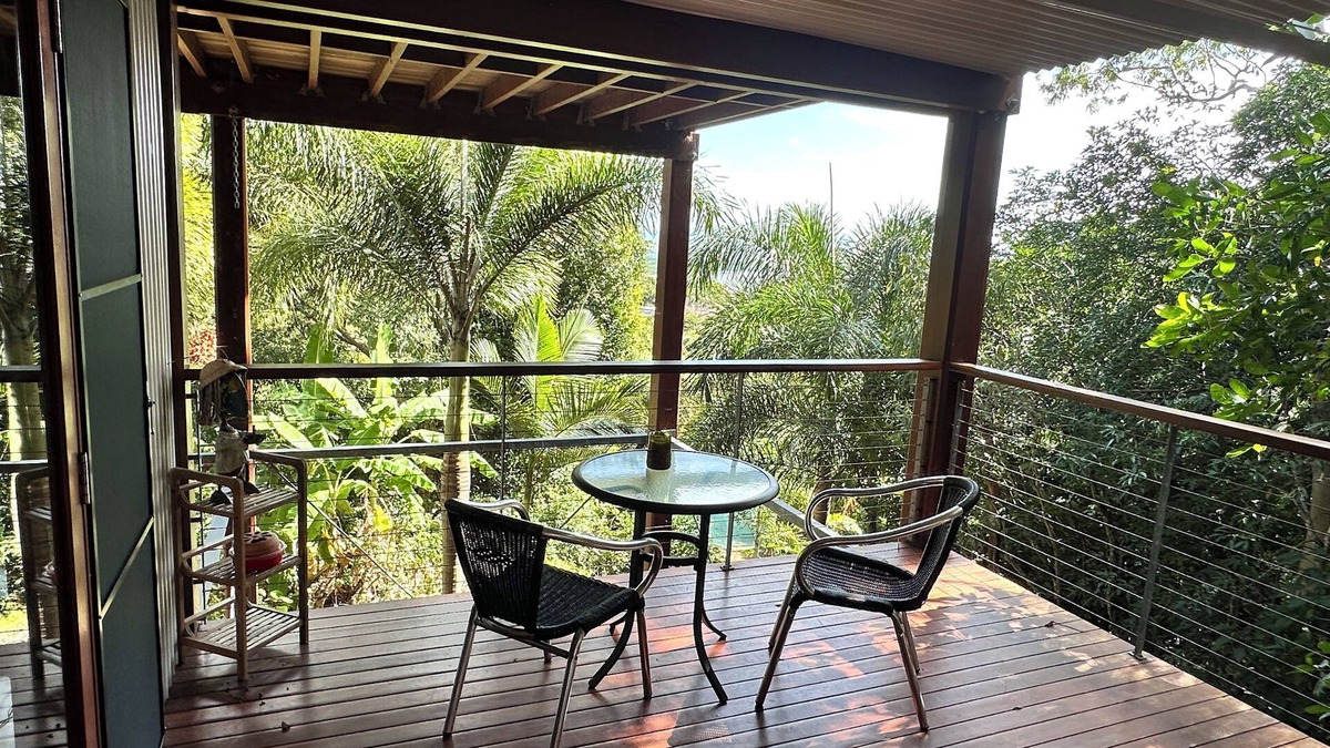 Cooktown Bed & Breakfast | Grassy Hill BnB Delightful, tropical self contained - overlooking the River.