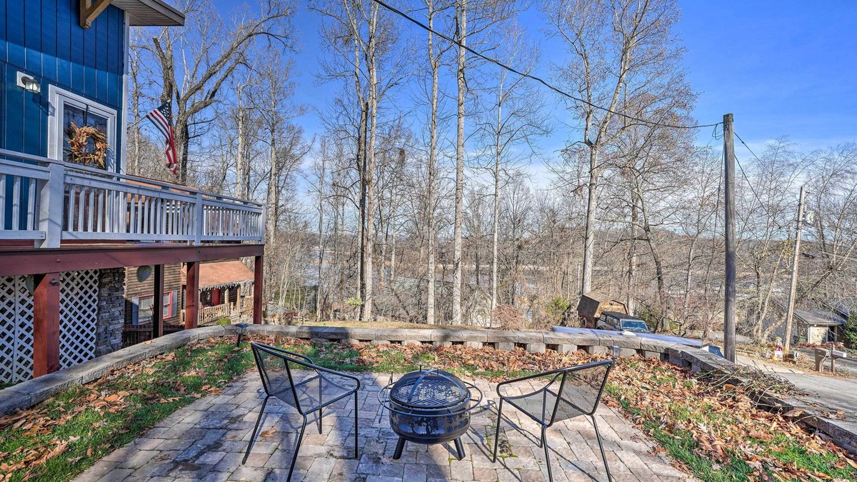 Oak Grove House | Gray Home w/View of Boone Lake + Fire Pit!