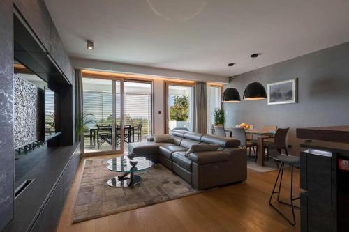 Znjan Apartment | Gray Pearl - Luxury Apartment With Pool