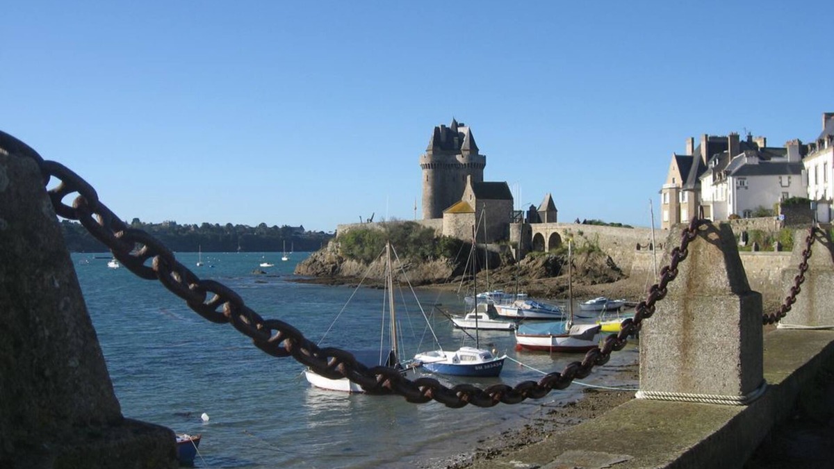 Saint-Malo Apartment | Grd Studio Terrasse Tour Solidor, seaside, wifi, bikes, near rampart