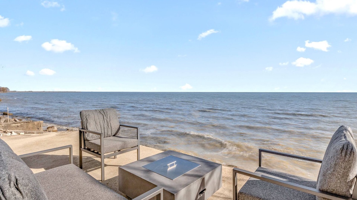 Estral Beach Cottage | Great Lakes Waterfront Cottage Estral Beach