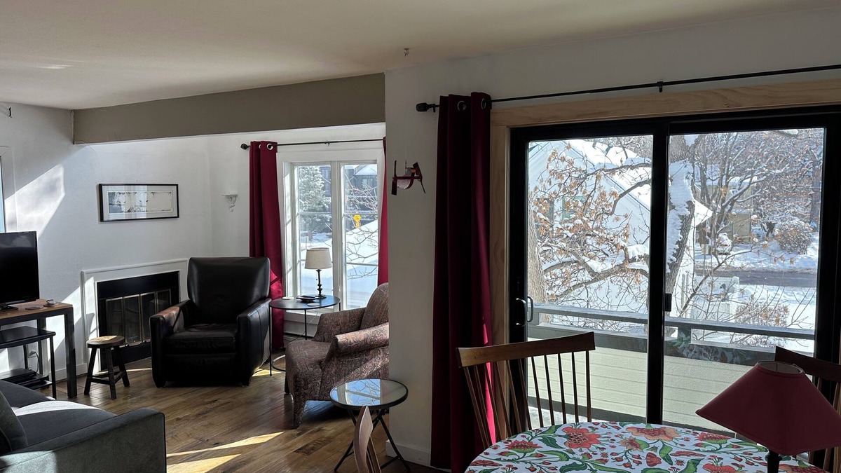Whittier Condo | Great 2-bedroom condo with AC, WiFi, Parking in Downtown Boulder