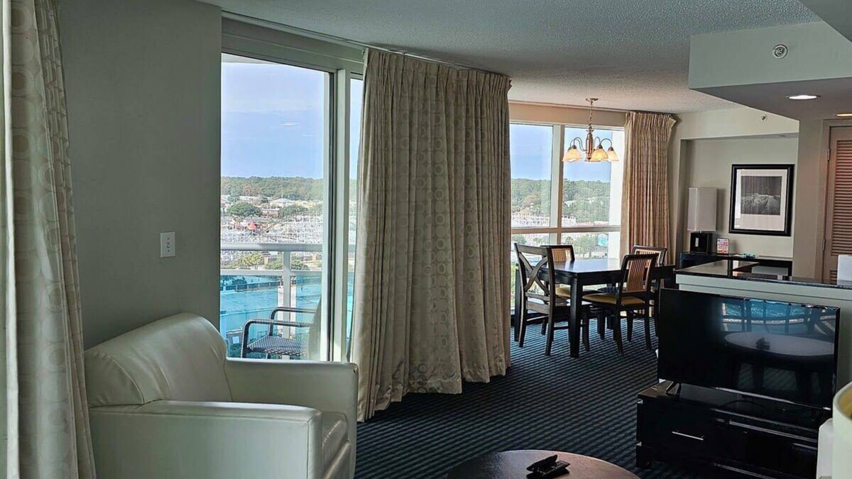 Downtown Myrtle Beach Condo | Great 2 BR on the ocean - Oceans One 908