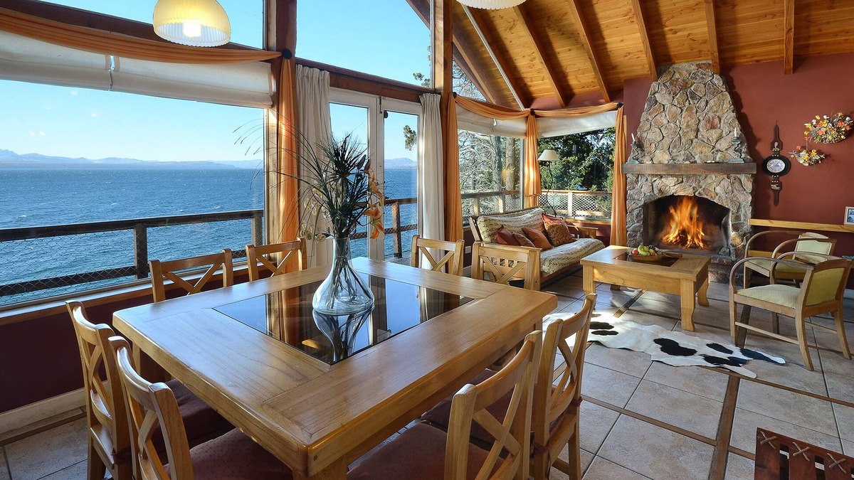 San Carlos de Bariloche House | GREAT 3BEDR HOME ON THE LAKE SHORE (H50)