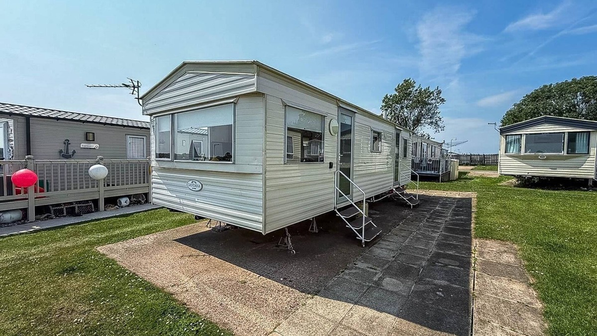 Withernsea House | Great 4 berth caravan at Withernsea Sands ref 79003HG
