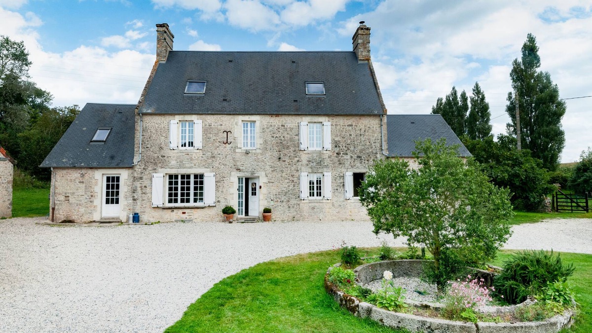 Isigny-sur-Mer Cottage | Great Ancient Renovated with fireplace and billiards