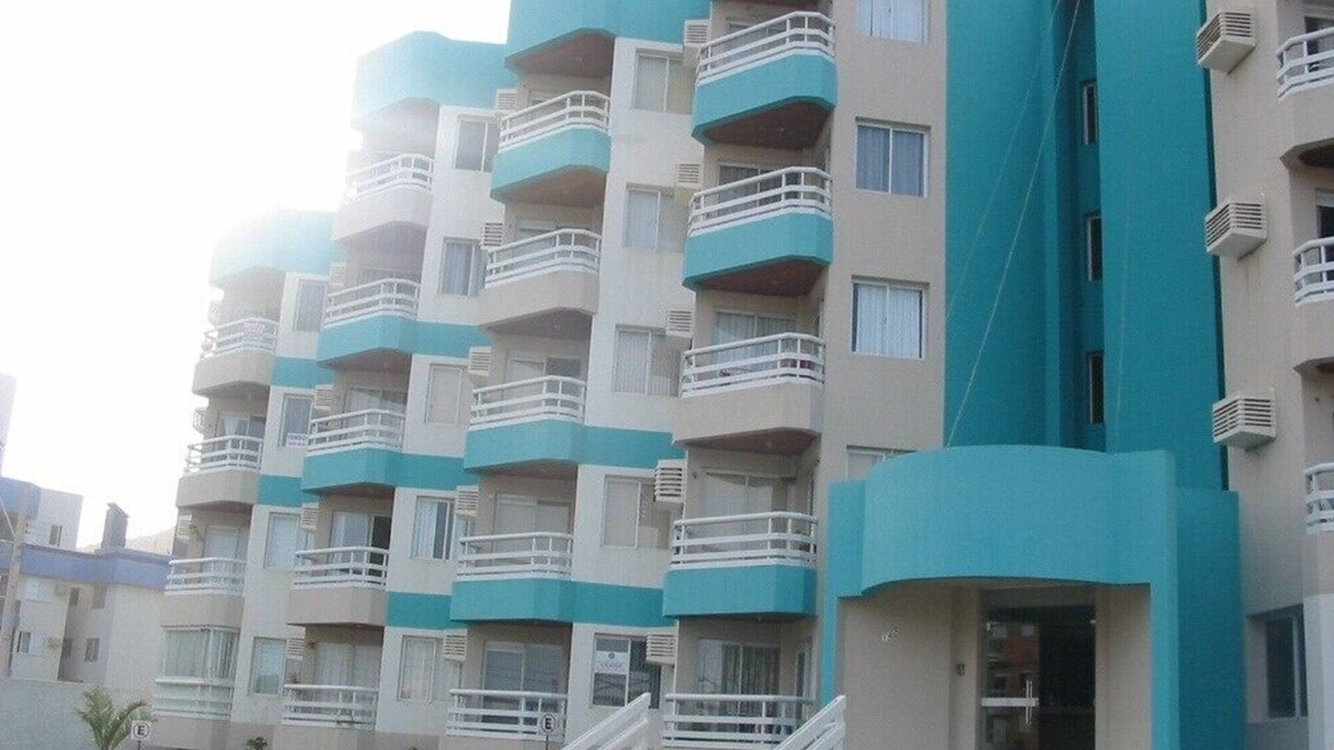 Ingleses Norte Apartment | Great apartment 50m from the sea with private and covered garage
