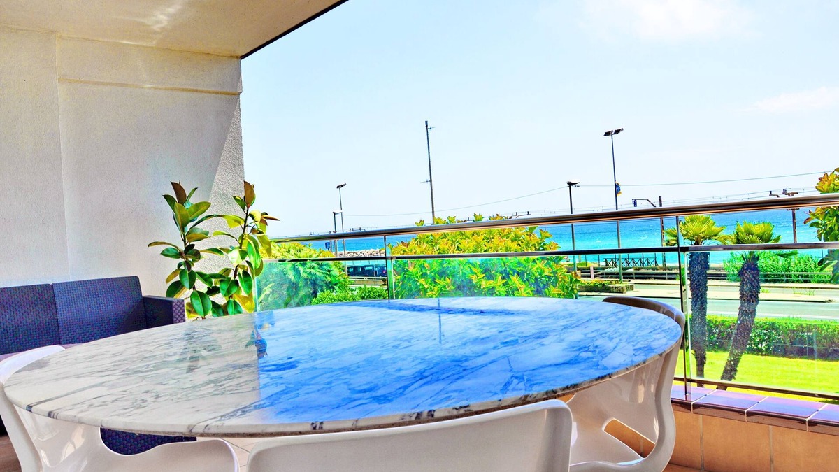Vilassar de Mar Apartment | Great apartment on the beach, very close to Barcelona. First sea line