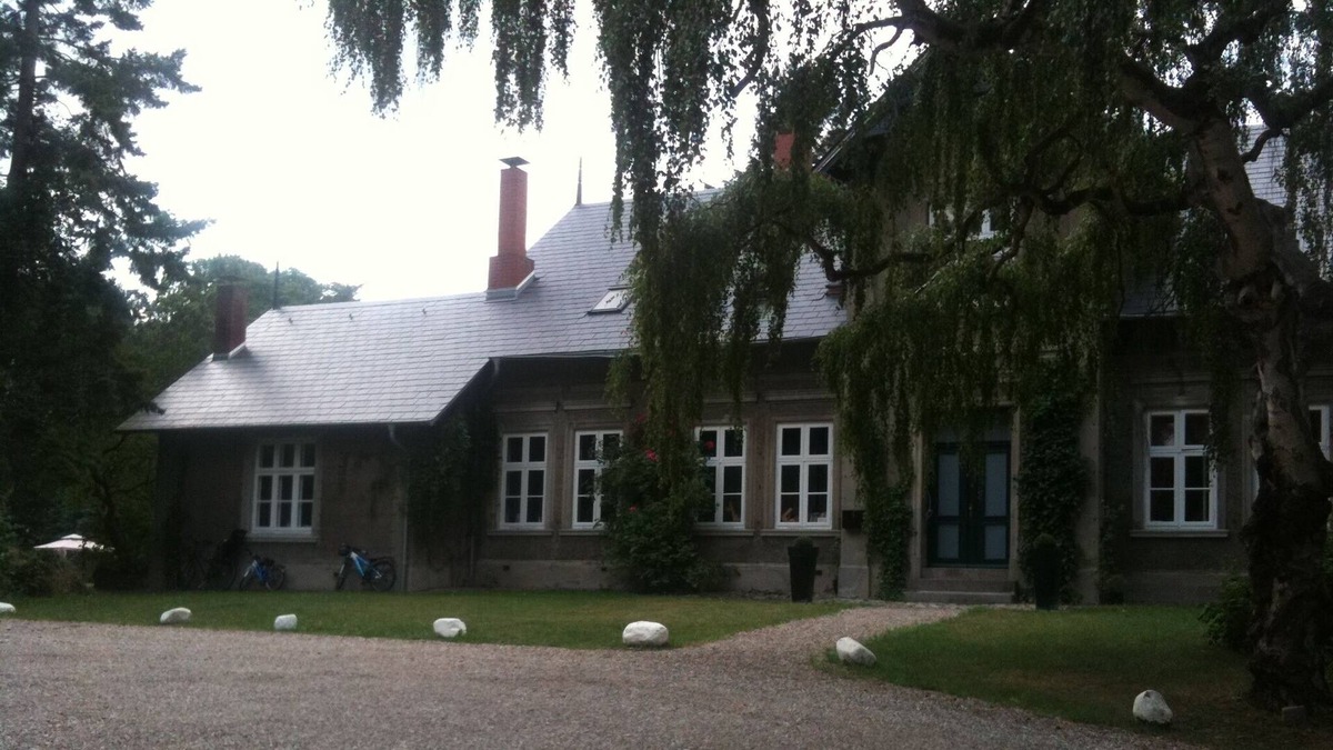 Lehmkuhlen House | Great apartment in historic gatehouse on Good Bredeneek