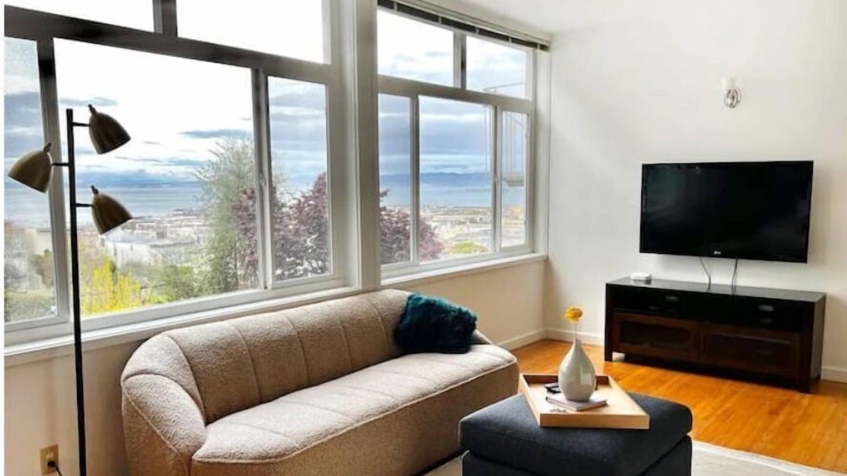 Russian Hill Apartment | Great Bay Views in Russian Hill