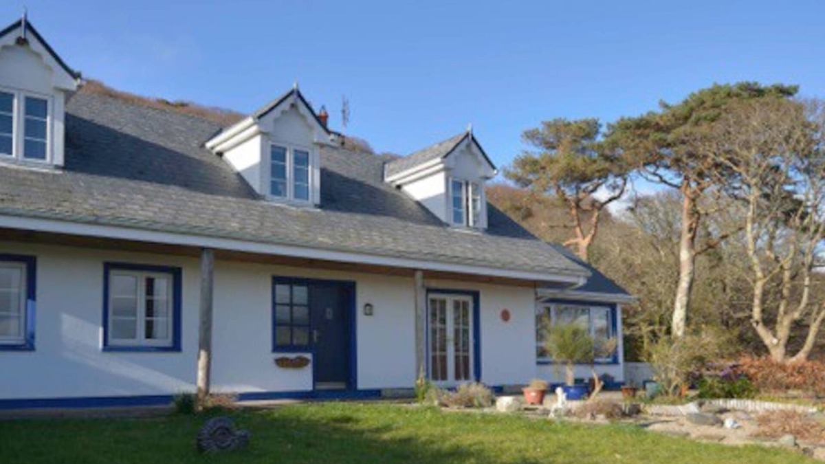 Louisburgh Cottage | Great beach side location - Old Head Louisburg