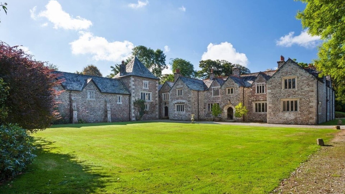 Bridestowe Cottage | GREAT BIDLAKE MANOR, pet friendly in Bridestowe, Nr Lydford