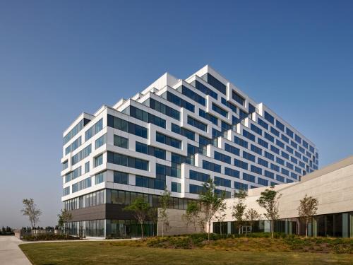 Mount Pleasant Resort | Great Canadian Casino Resort Toronto