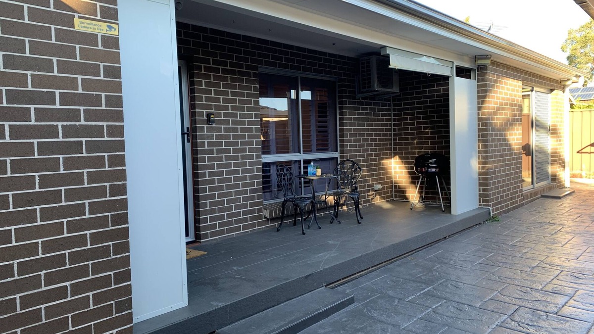 Fairfield West Apartment | Great Choice-3 Bedrooms-freeparking, sliding Gate