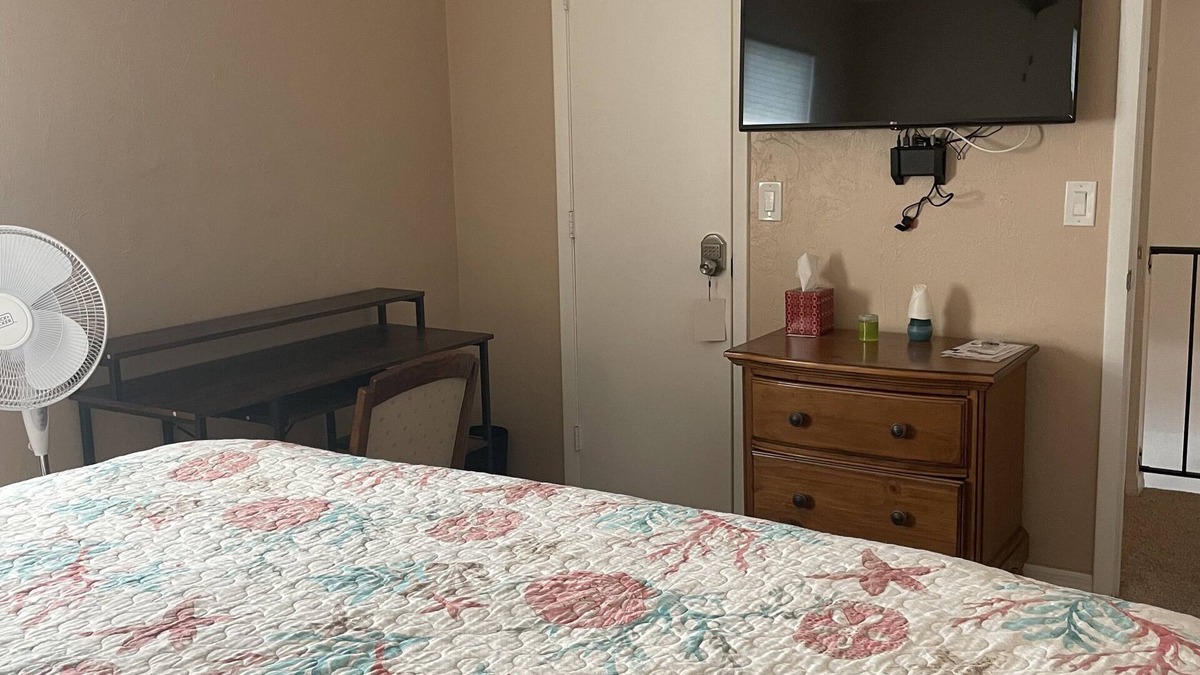 Cypress Lake Condo | Great couples get away minutes from the beaches!