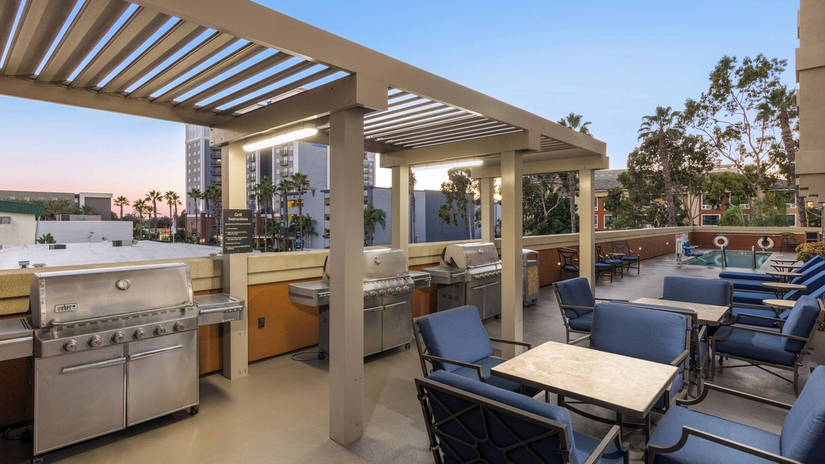 Anaheim Resort House | GREAT DEAL! 2 Amazing Units Close to Disneyland! Shuttle Service, Pool!