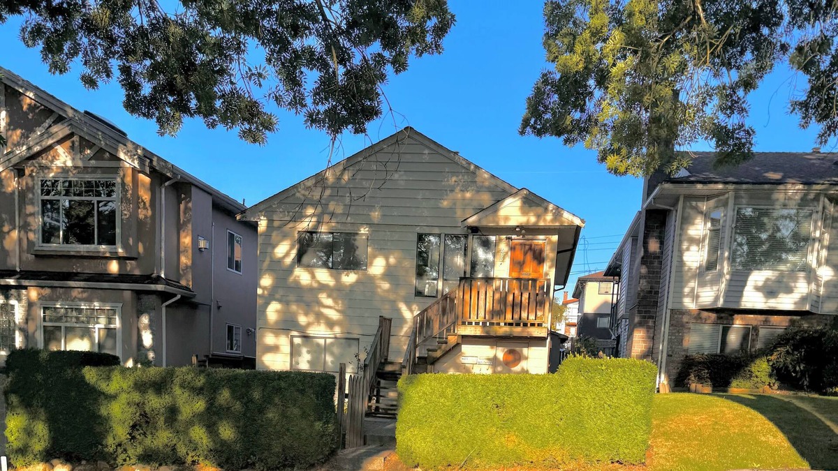 Knight House | GREAT DEAL! Park side home/7 mins from Downtown