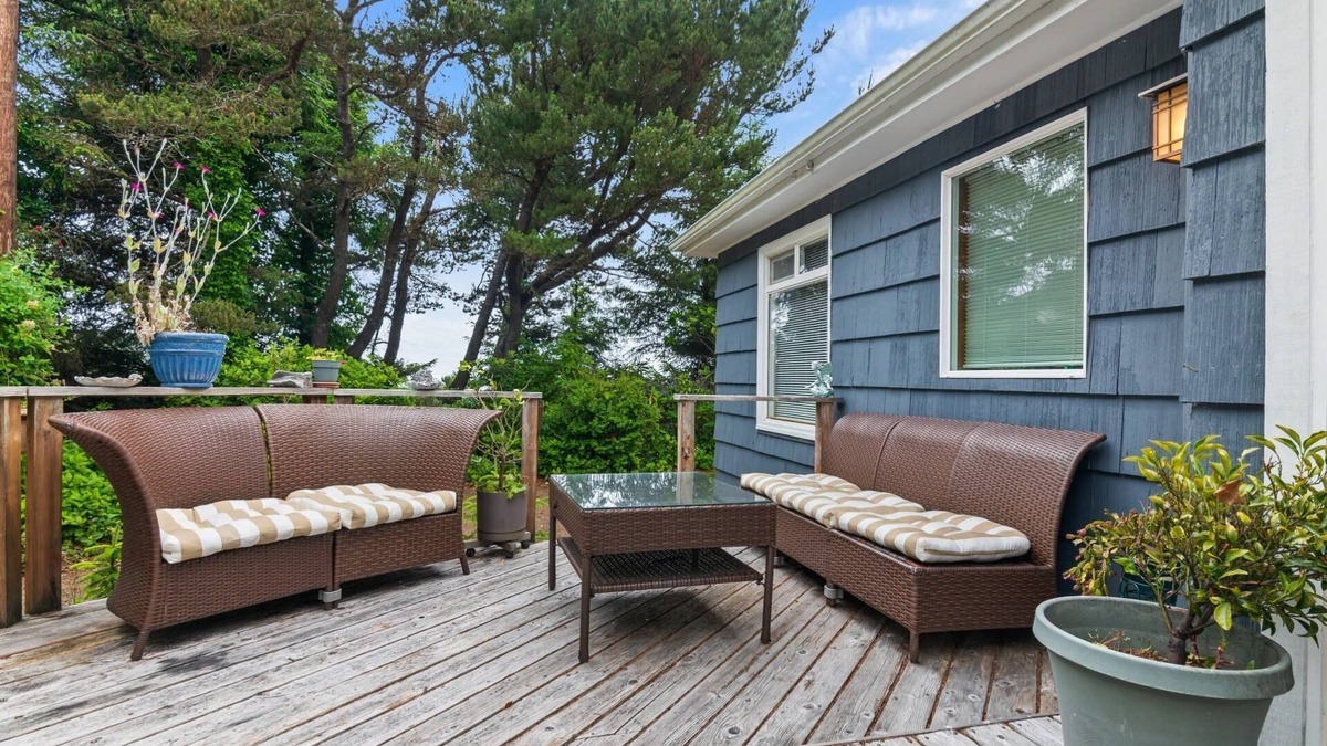 Nelscott House | Great Deals on Summer Stays!