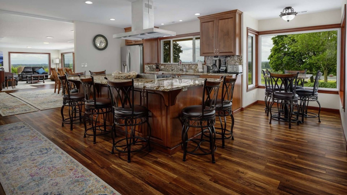 Dayton House | Great Deals on Summer Stays!