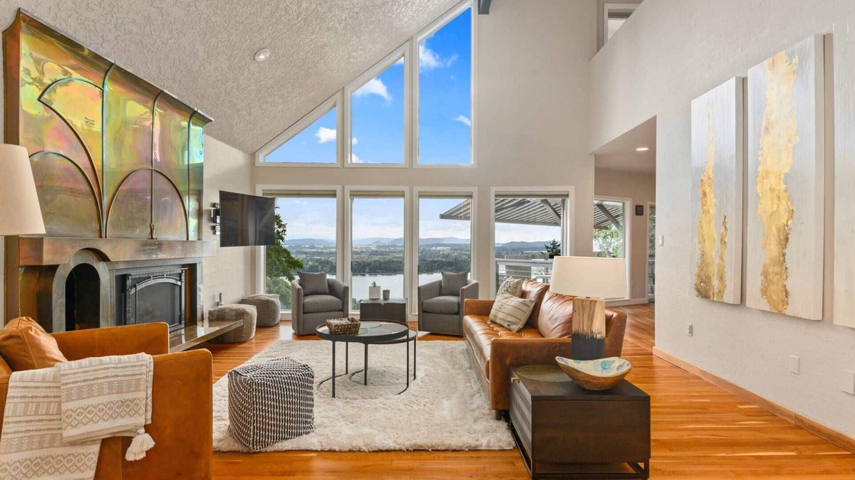 Camas House | Great Deals on Summer Stays!