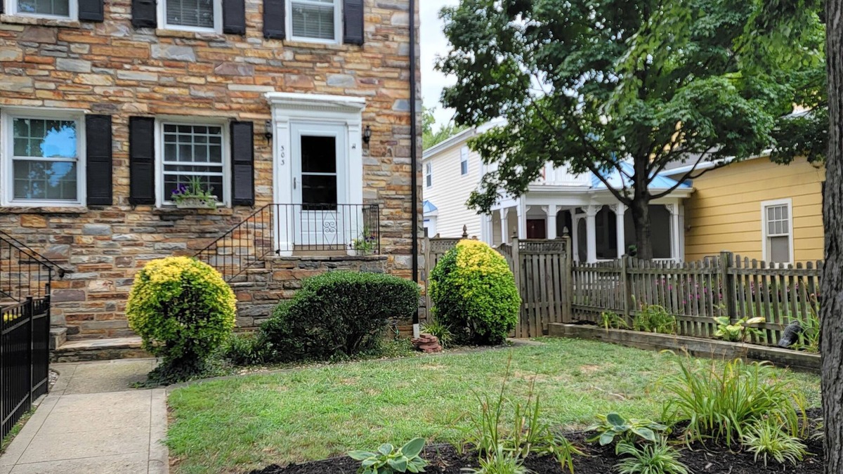 Del Ray House | Great Delray Alexandria SAFE! 2 blocks to metro, AC, WIFI, Close Airport, bars,