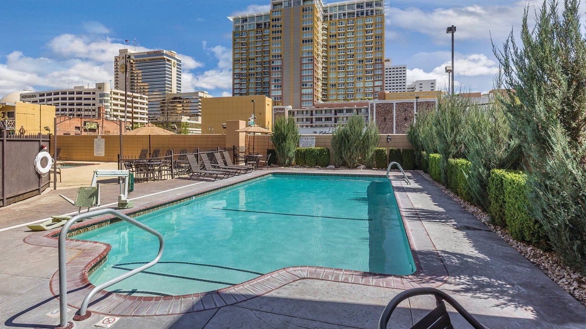 Downtown Reno Resort | Great dining, nightlife and gaming!