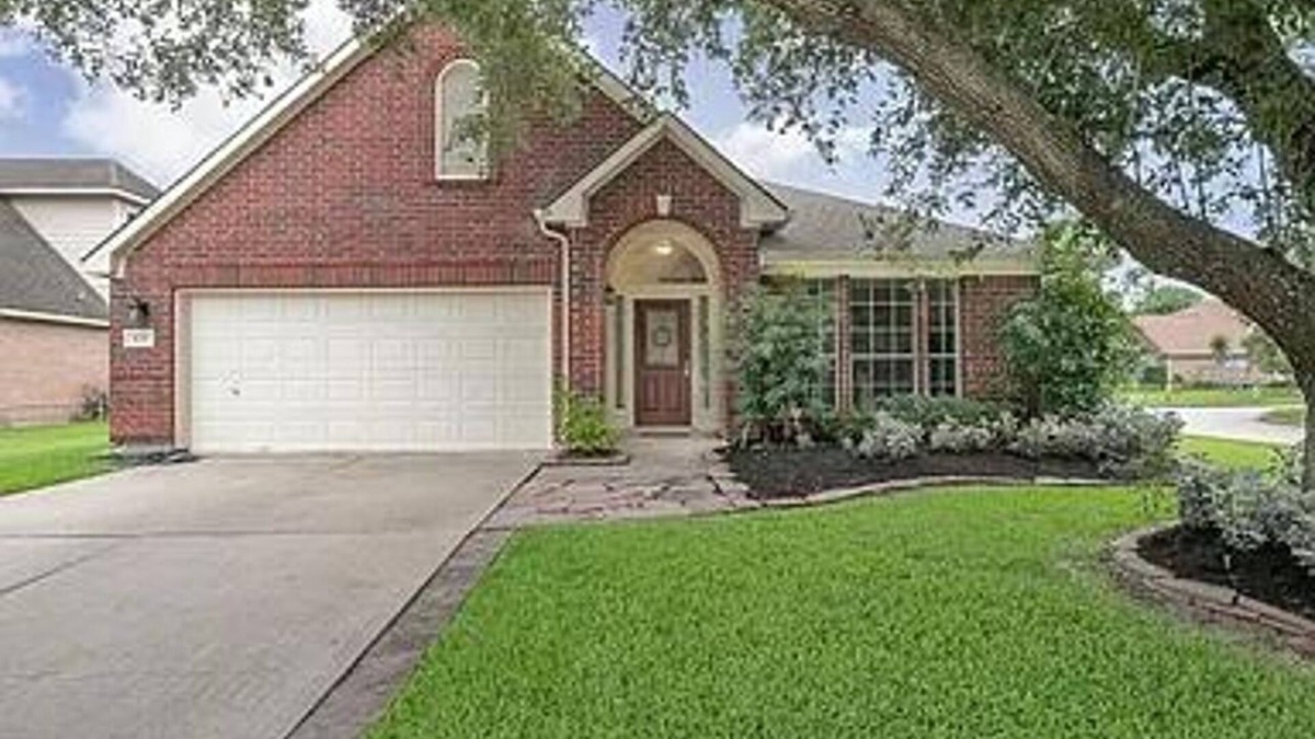 Pearland House | Great East Pearland Home