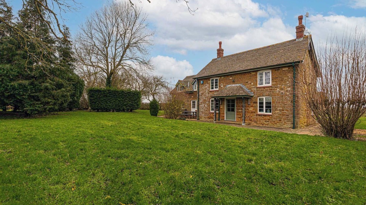 Medbourne House | Great Easton Lodge - Hot Tub Packages Available