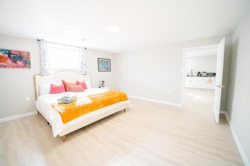 Great Falls Villa | Great Falls Luxe Haven 5BR, 3BA Modern Oasis