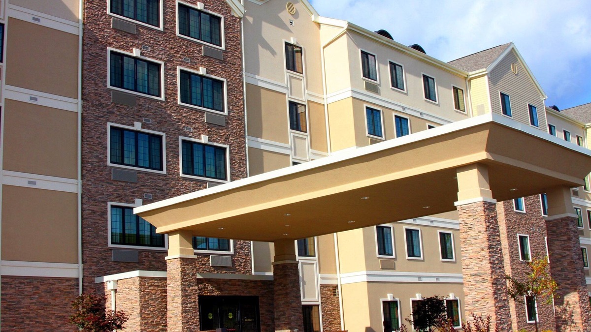Liverpool Condo | Great for Business Travelers! Free Breakfast + Business Center | 1 Bedroom Suite Near Syracuse