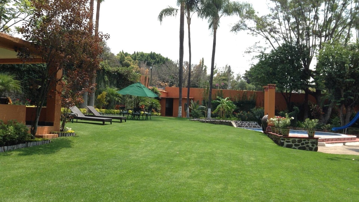 Rancho Cortes House | GREAT GARDEN, WARM SPOTLESS POOL AND TENIS COURT