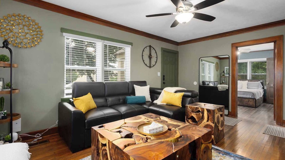 Overland Park House | Great Home Base for Exploring KC 2BR King Beds