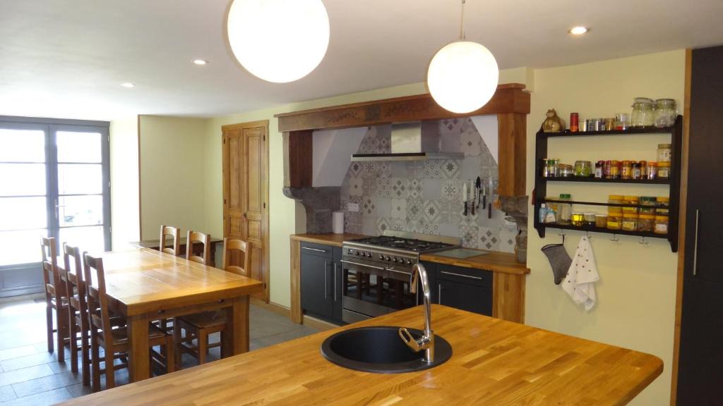 Luz-Saint-Sauveur Villa | Great house in center of Luz St Sauveur