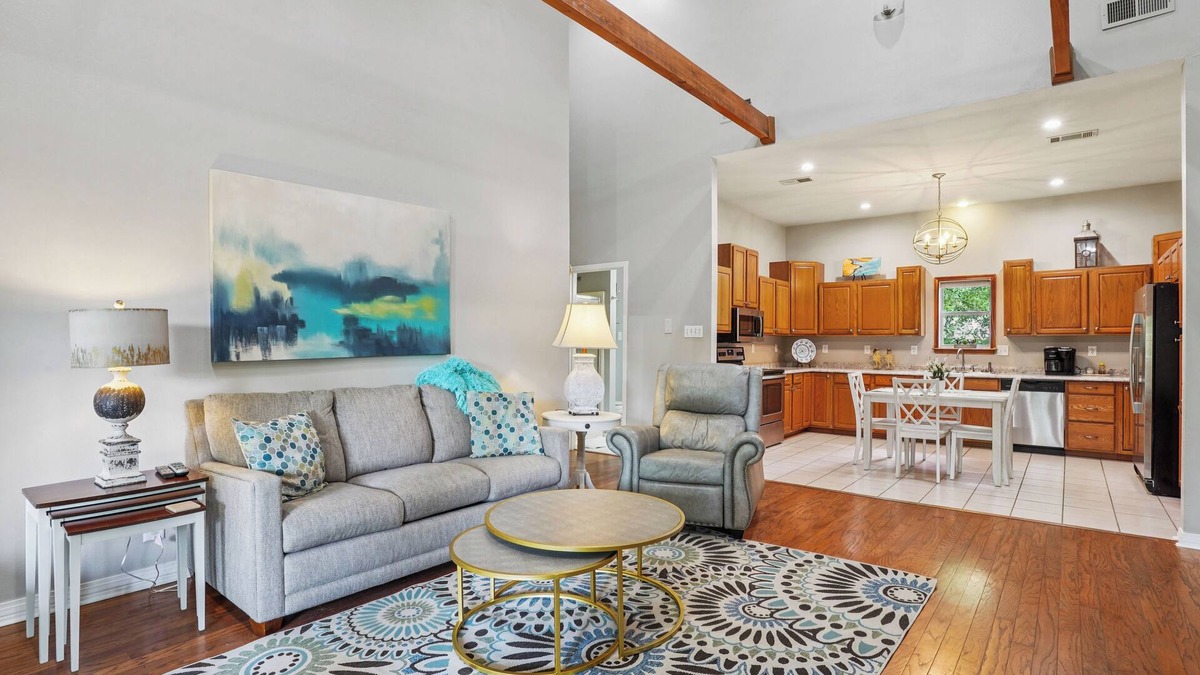 Mandeville House | Great house steps to the lakefront!