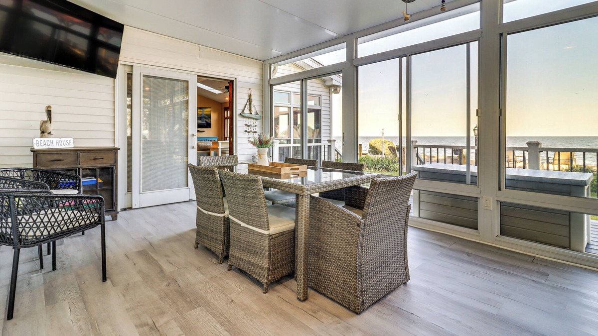 La Salle House | Great Lake Erie Getaway w/Hot Tub & Private Beach