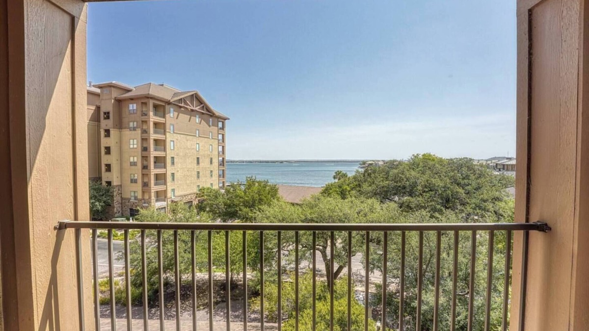 Horseshoe Bay House | Great Lakefront Condo With Gorgeous Lake LBJ Views