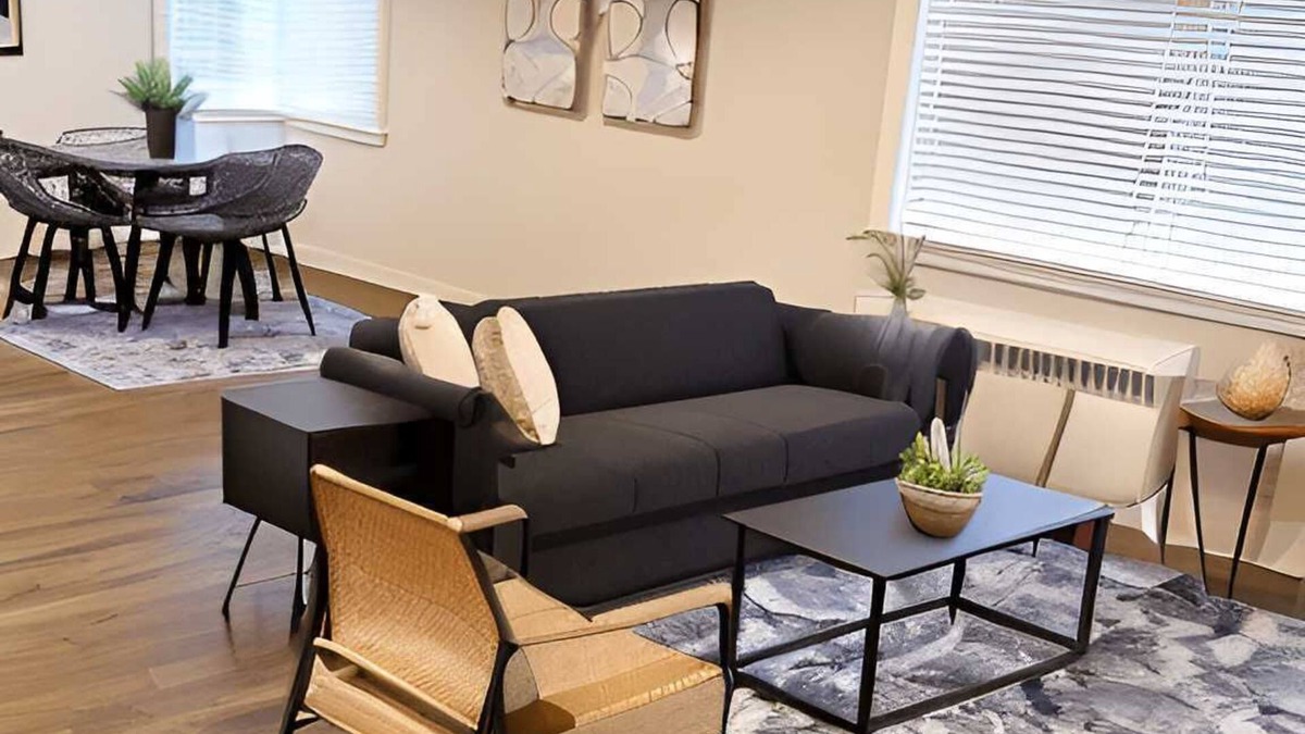 Rogers Park Apartment | Great Layout – Spacious 2BR Apt