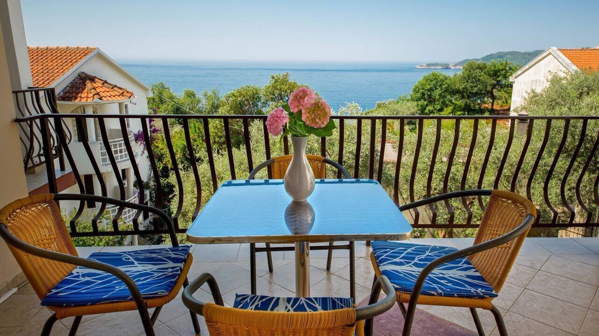 Przno Apartment | Great located apartment in Przno, 5 min from the beach.